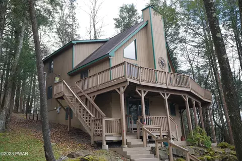 18 Brentwood Dr, Lake Ariel, PA 18436
