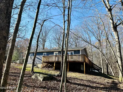 101 Privet Ln, Milford, PA 18337