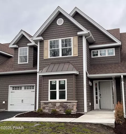 102 Braeburn Path, Matamoras, PA 18336