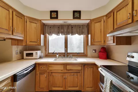 6348 Decker Rd, Bushkill, PA 18324 photo 8