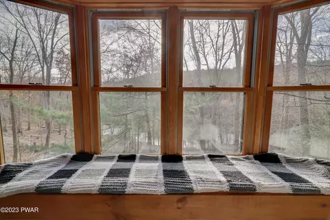 6348 Decker Rd, Bushkill, PA 18324 photo 11