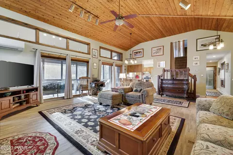 6348 Decker Rd, Bushkill, PA 18324 photo 5