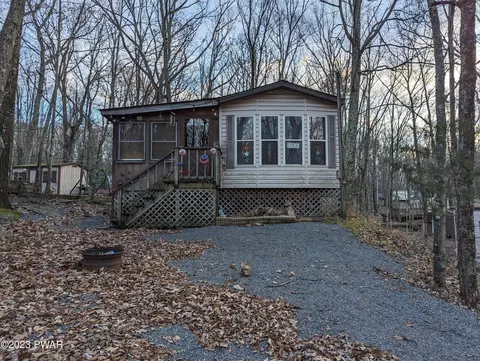 137 Shohola Pkwy, Shohola, PA 18458