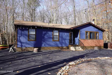 416 N Gate Rd, Lake Ariel, PA 18436