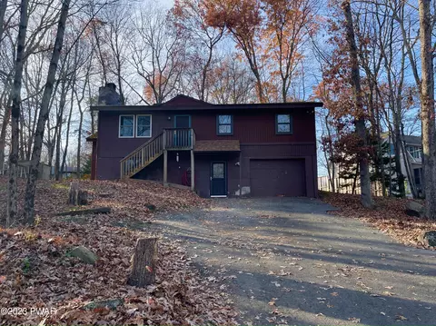 106 Rodeo Ln, Lords Valley, PA 18428