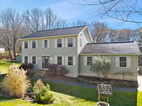 18 Deer Ln, Honesdale, PA 18431