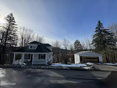 241 Irving St, Honesdale, PA 18431