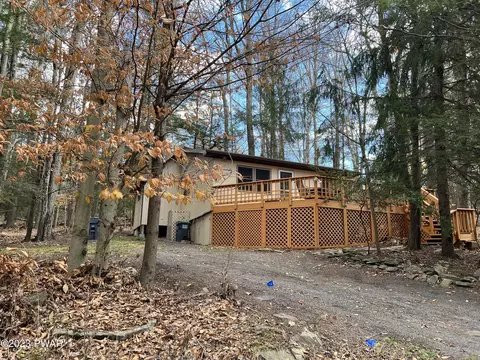 110 Bruin Rd, Lake Ariel, PA 18436