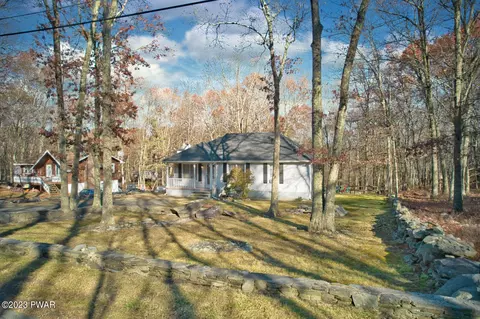 116 Ruffed Grouse Rd, Bushkill, PA 18324 photo 2