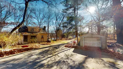 148 Roberts Ln, Milford, PA 18337