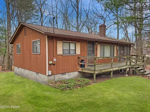 103 Claudine Dr, Dingmans Ferry, PA 18328