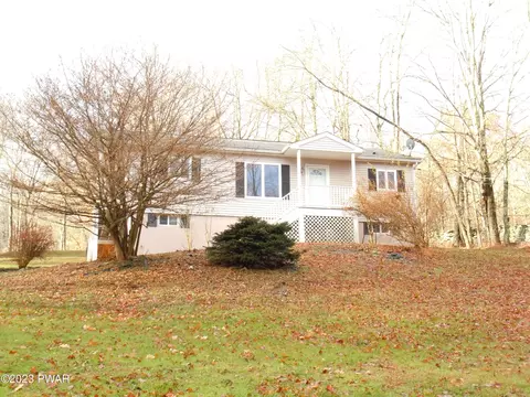 59 Long Ridge Rd, Hawley, PA 18428