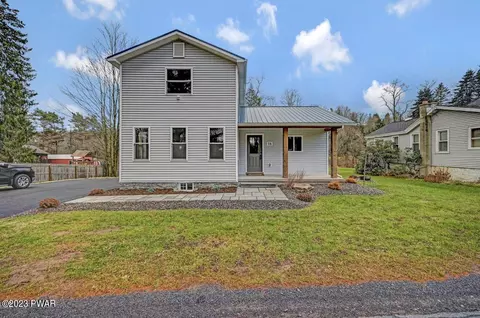 16 Pond Rd, Moscow, PA 18444