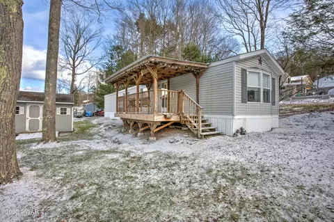 109 Tenth St, Greentown, PA 18426