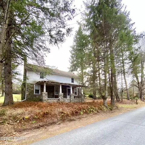 156 Kuhn Hill Rd, Greentown, PA 18426