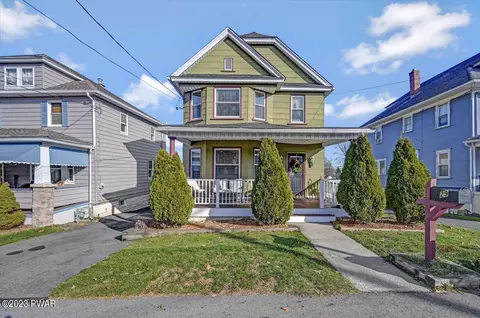 429 Sanderson St, Throop, PA 18512