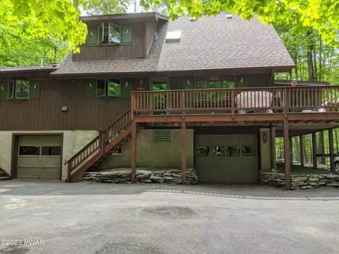 365 Northgate Rd, Lake Ariel, PA 18436