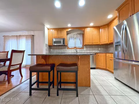 1110 Falls Rd, Bushkill, PA 18324 photo 8