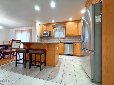 1110 Falls Rd, Bushkill, PA 18324 photo 6