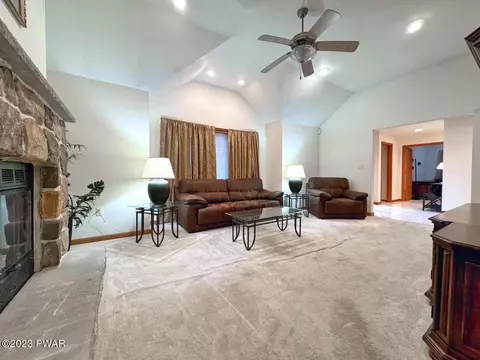 1110 Falls Rd, Bushkill, PA 18324 photo 5