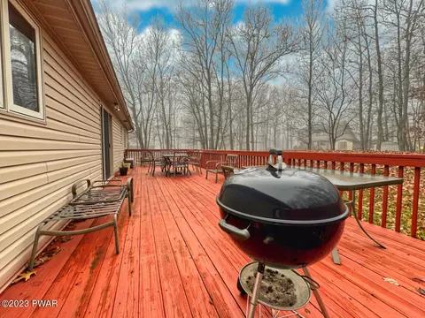 1110 Falls Rd, Bushkill, PA 18324 photo 31