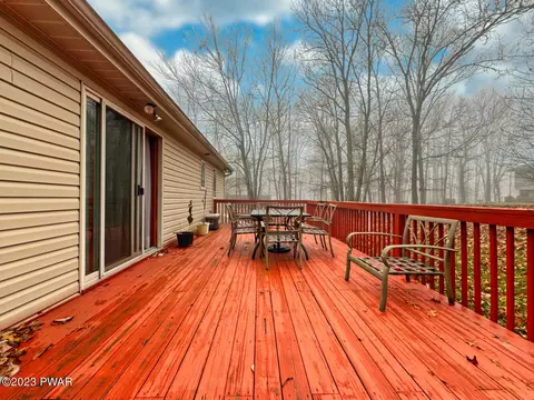 1110 Falls Rd, Bushkill, PA 18324 photo 32
