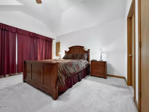 1110 Falls Rd, Bushkill, PA 18324 photo 23