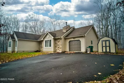 1110 Falls Rd, Bushkill, PA 18324 photo 2