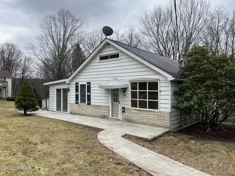 412 Prospect St, Hawley, PA 18428