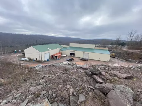 1299 Rock Lake Rd, Lakewood, PA 18439