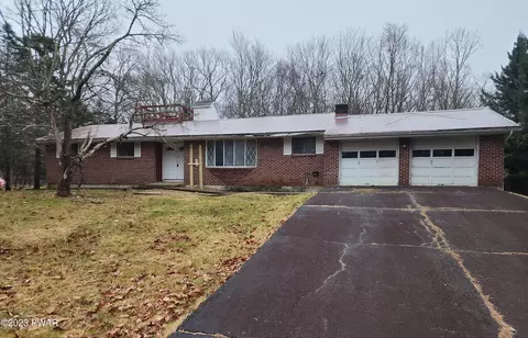 103 Black Forest Dr, Milford, PA 18337