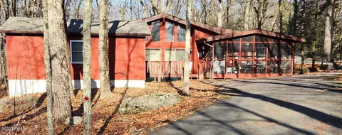 505 Maple Ridge Dr, Lords Valley, PA 18428