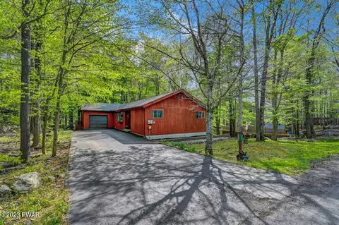 25 Pocono Ct, Lake Ariel, PA 18436