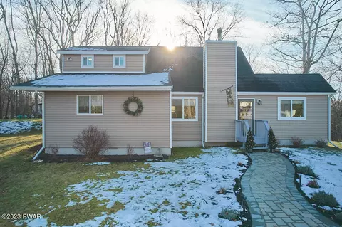 140 Southwynd Dr, Milford, PA 18337