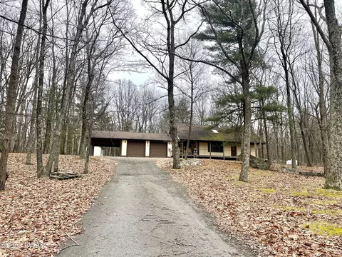 130 Gunstock Ln, Tafton, PA 18464