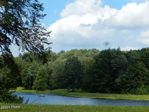10161015 Spotted Fawn, Greentown, PA 18426