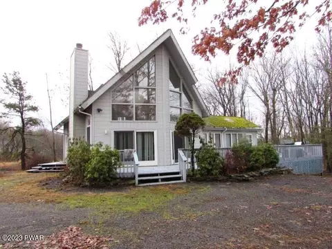 513 Canoebrook Dr, Lords Valley, PA 18428