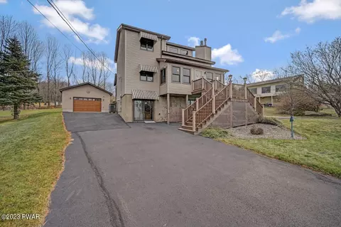 38 Glenwood Ln, Lake Ariel, PA 18436