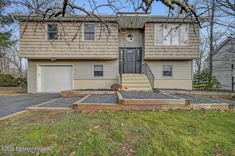 5123 Derby Rd, Tobyhanna, PA 18466