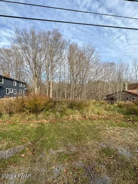 34 Westwood Dr, Lake Ariel, PA 18436