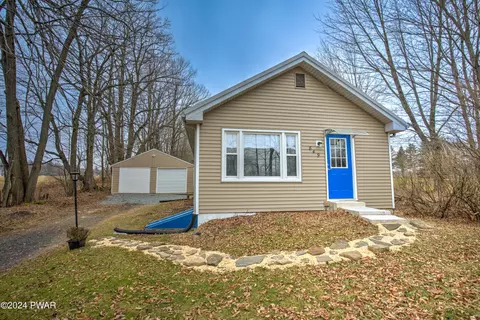 849 Easton Tpke, Lake Ariel, PA 18436