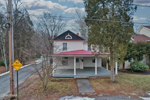 108 9th St, Milford, PA 18337