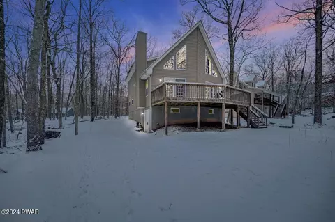 106 Perch Rd, Lackawaxen, PA 18435