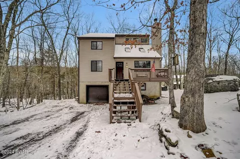 142 Candlewick Way, Lackawaxen, PA 18435