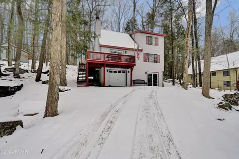 38 Roamingwood Rd, Lake Ariel, PA 18436