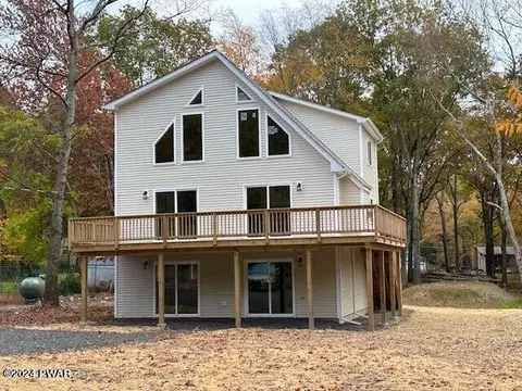 178 Spring Dr, Dingmans Ferry, PA 18328