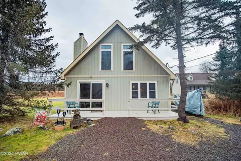 102 Boulder Rd, Lake Ariel, PA 18436