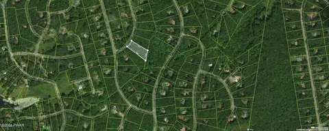 158 Pitchpine Dr, Milford, PA 18337