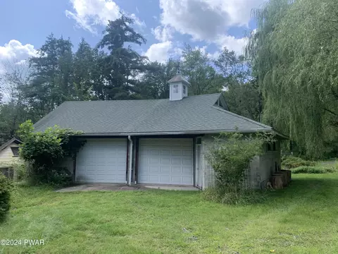 1218 Rt 590, Hawley, PA 18428
