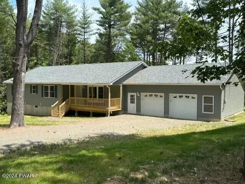 113 Thiel Dr, Dingmans Ferry, PA 18328